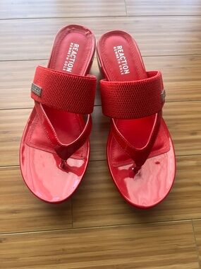 Reaction Kenneth Cole Red Slip-On Thong Sandals